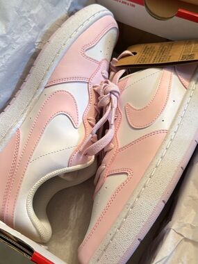 Nike Women's Low-Top Sneakers in Pink and White